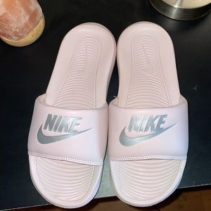Nike pink slides size 6 only tried on
